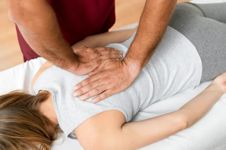 Experience Relief from Back Pain: Why Spine Centre Hong Kong is Your Go-To Chiropractor
